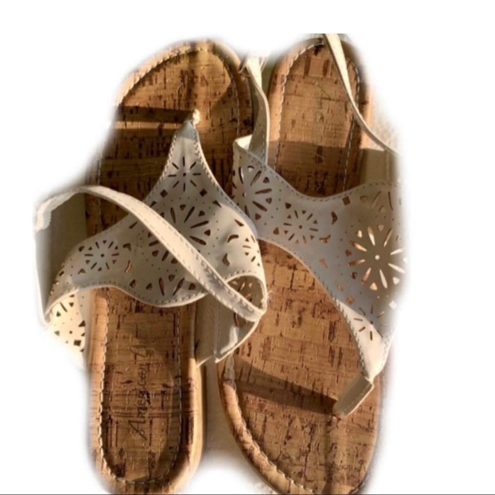 American Eagle Patent Leather Look Sandals - Picture 7 of 7